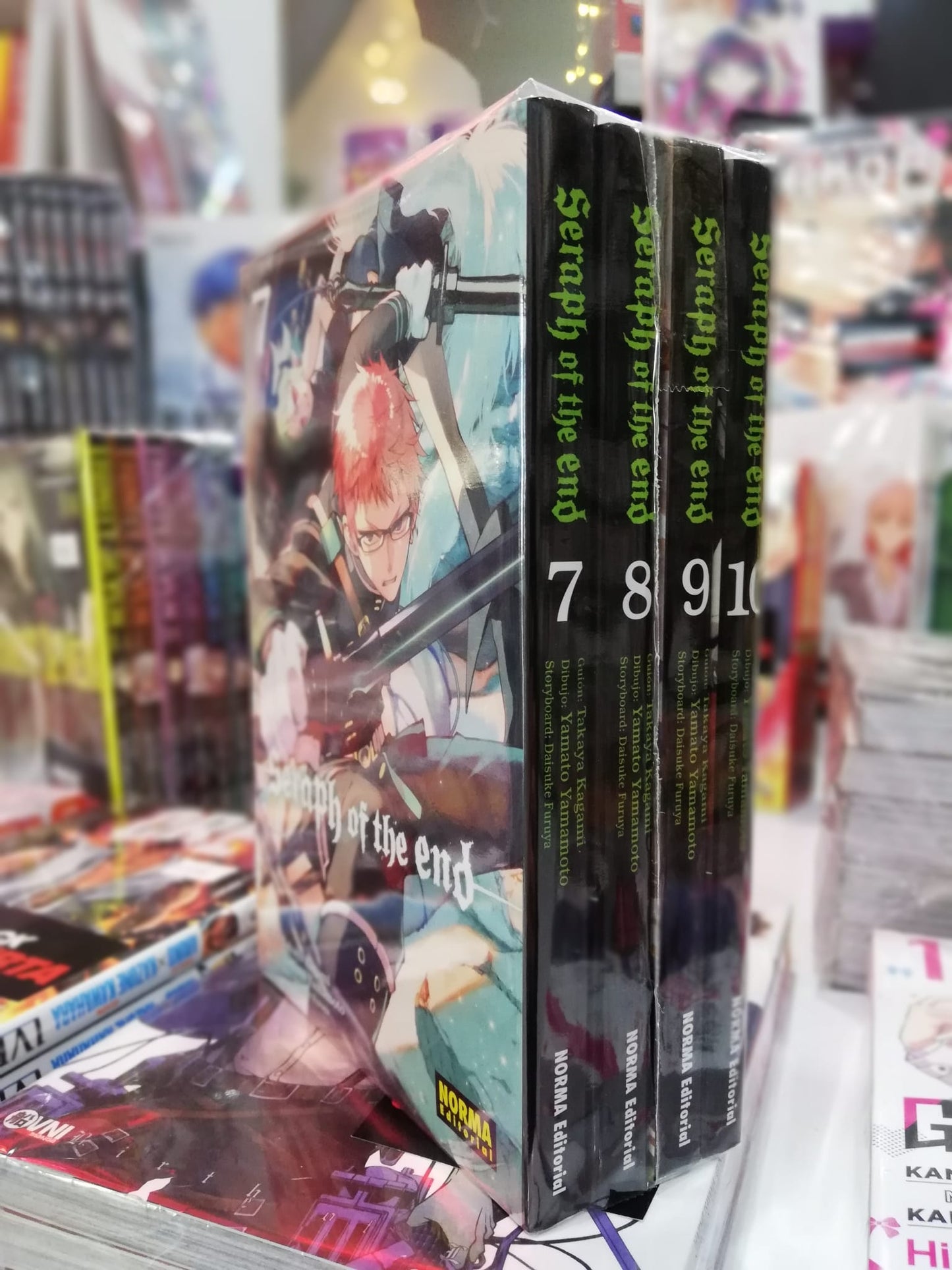 Seraph of the End Pack Oferta A (Tomos 7, 8, 9 y 10) Norma Editorial ENcuadrocomics